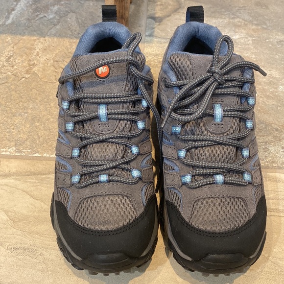 Women’s Merrell Hiking Shoes - Picture 5 of 12